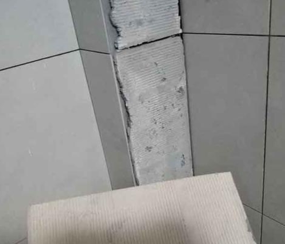 诏安瓷砖空鼓维修公司分享下厨房瓷砖脱落的补救措施。